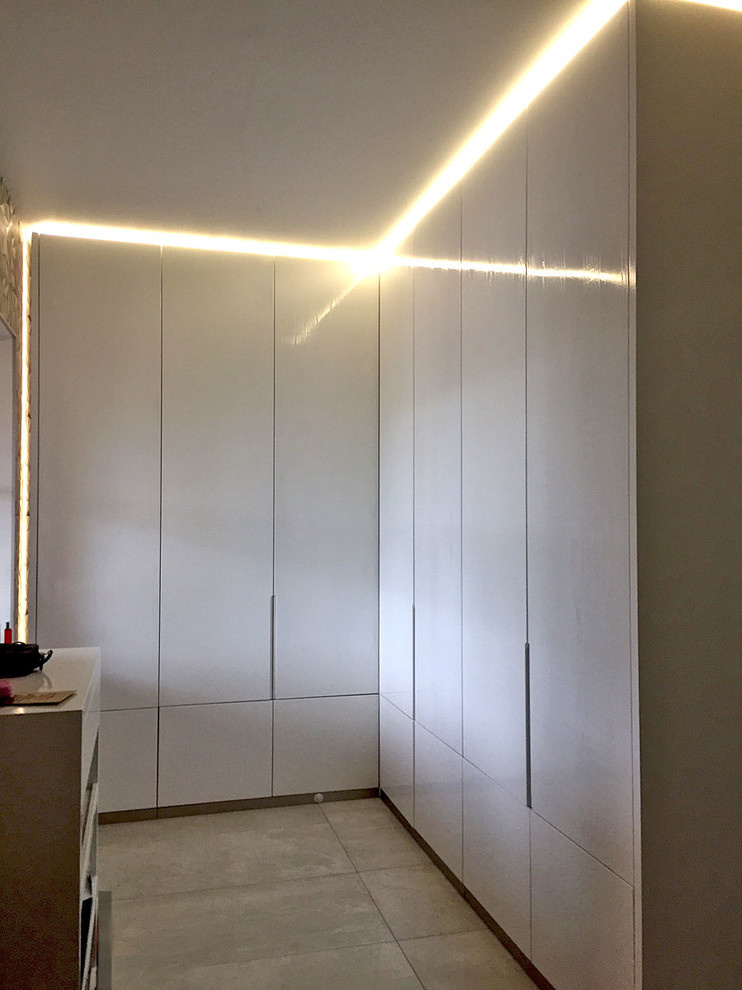 Шкаф в прихожей