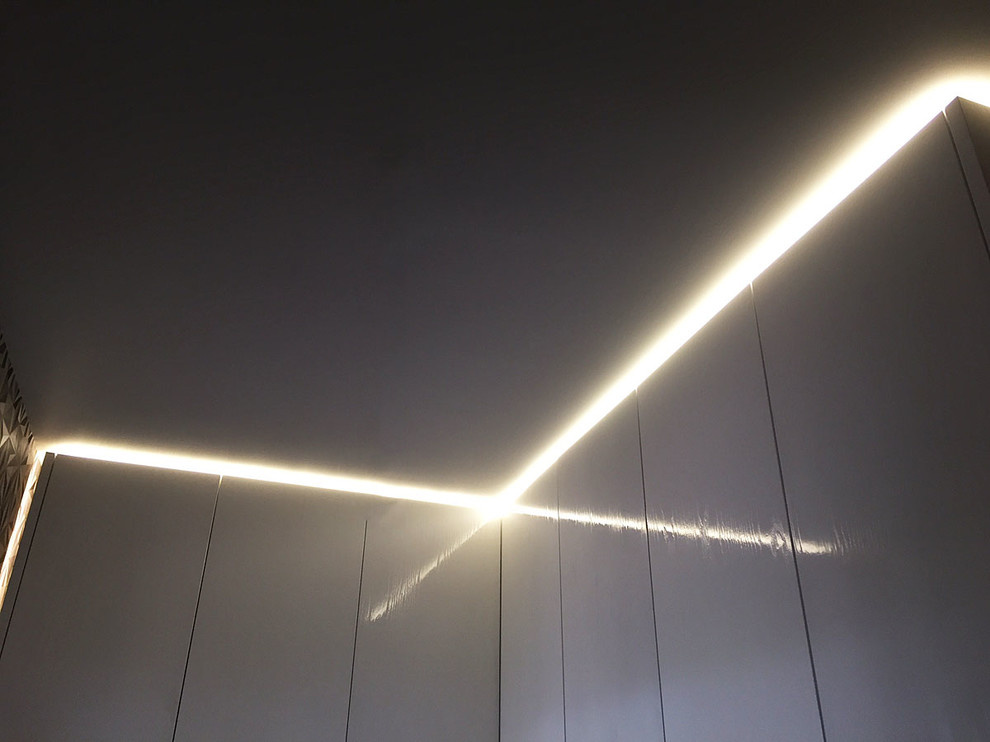 Шкаф в прихожей