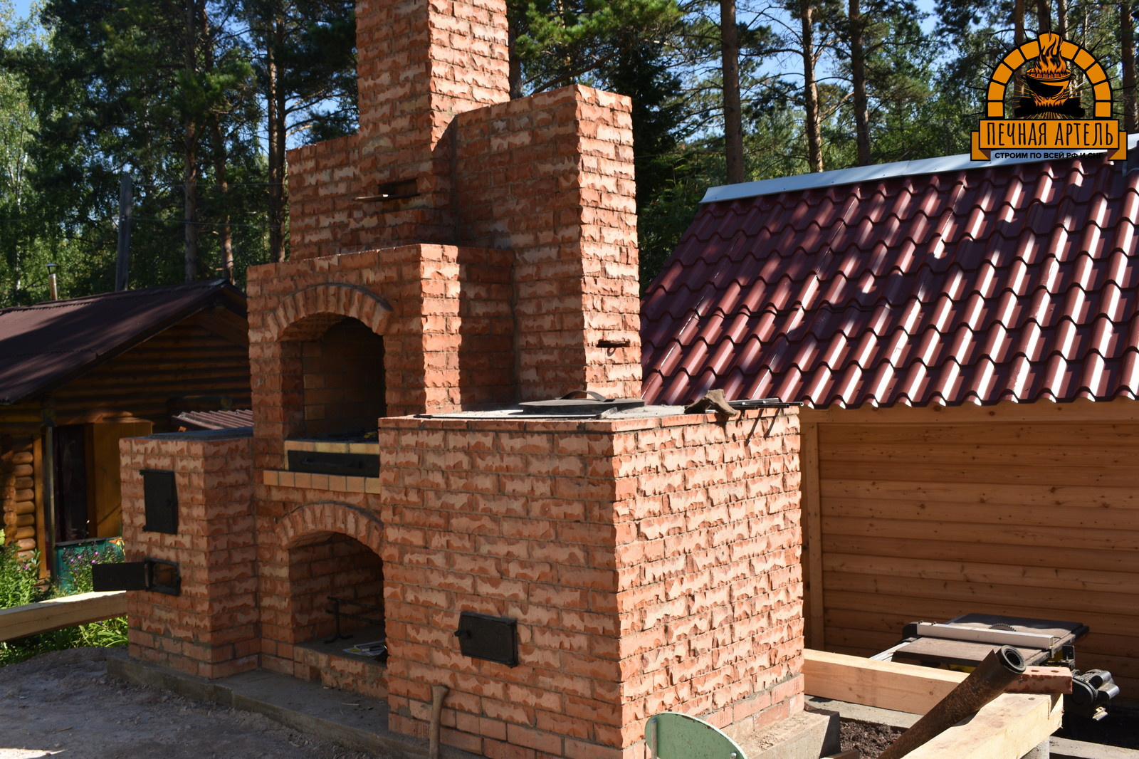 Барбекю комплекс из колотого кирпича