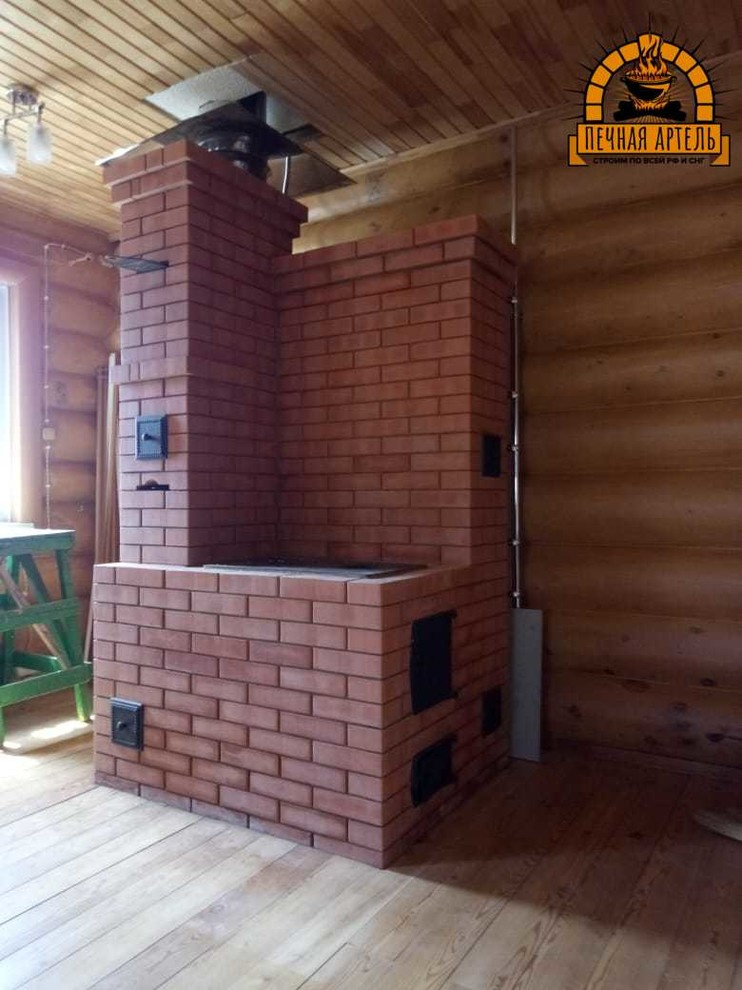 Отопительно-варочная печь из Витебского кирпича под расшивку