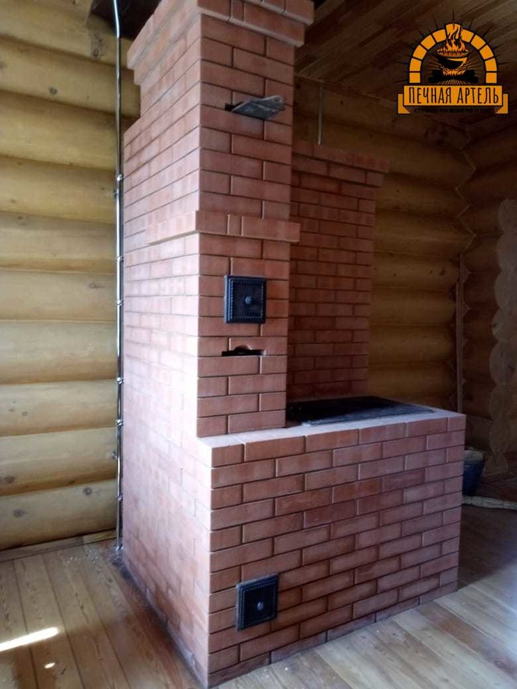 Отопительно-варочная печь из Витебского кирпича под расшивку