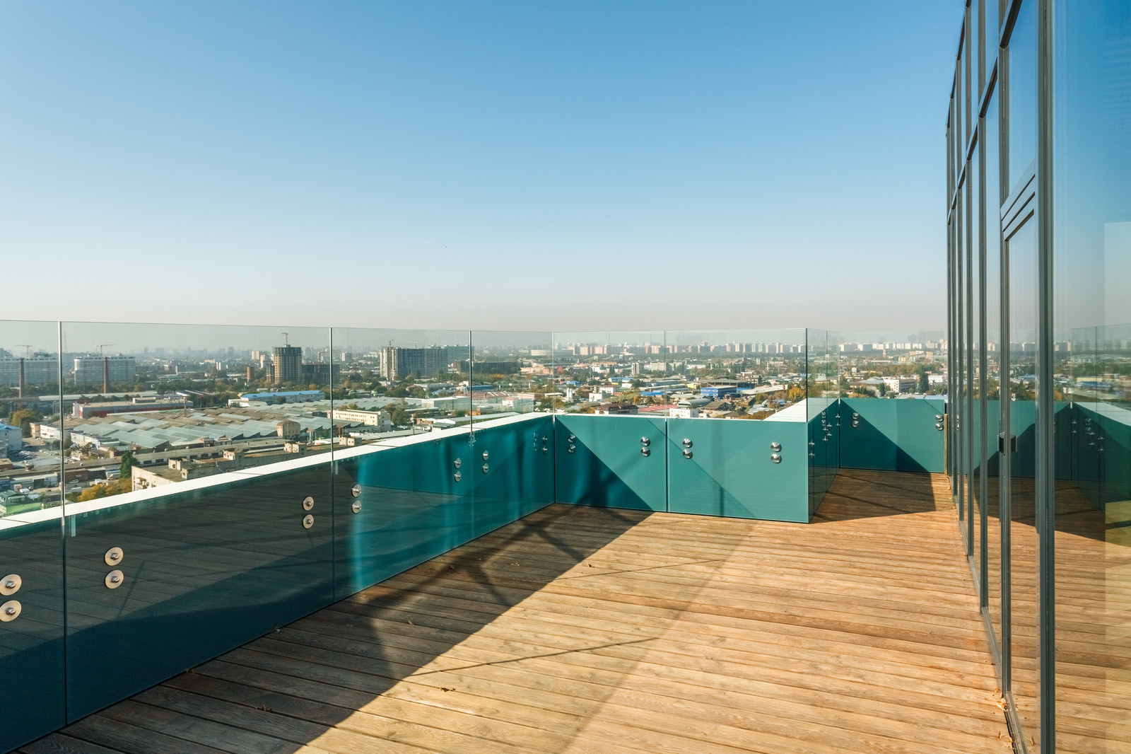 Дом на Онежской, терраса с бассейном на крыше