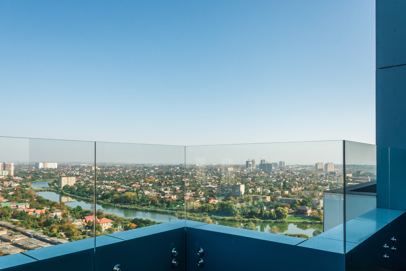 Дом на Онежской, терраса с бассейном на крыше