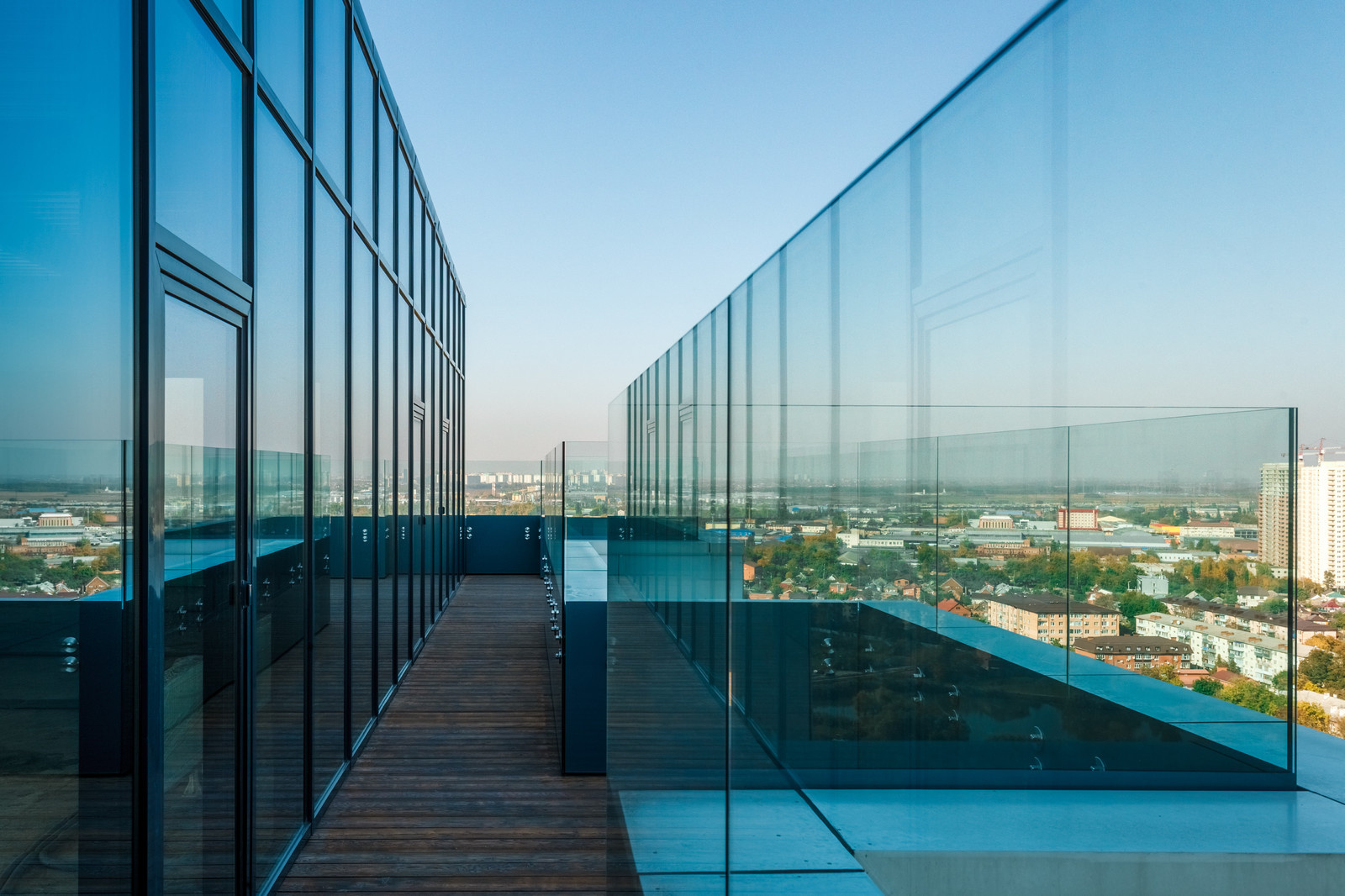 Дом на Онежской, терраса с бассейном на крыше