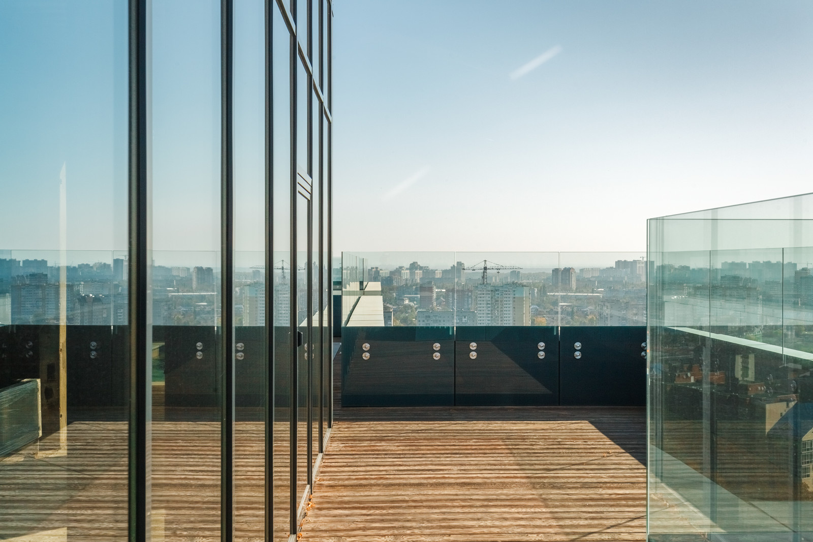 Дом на Онежской, терраса с бассейном на крыше