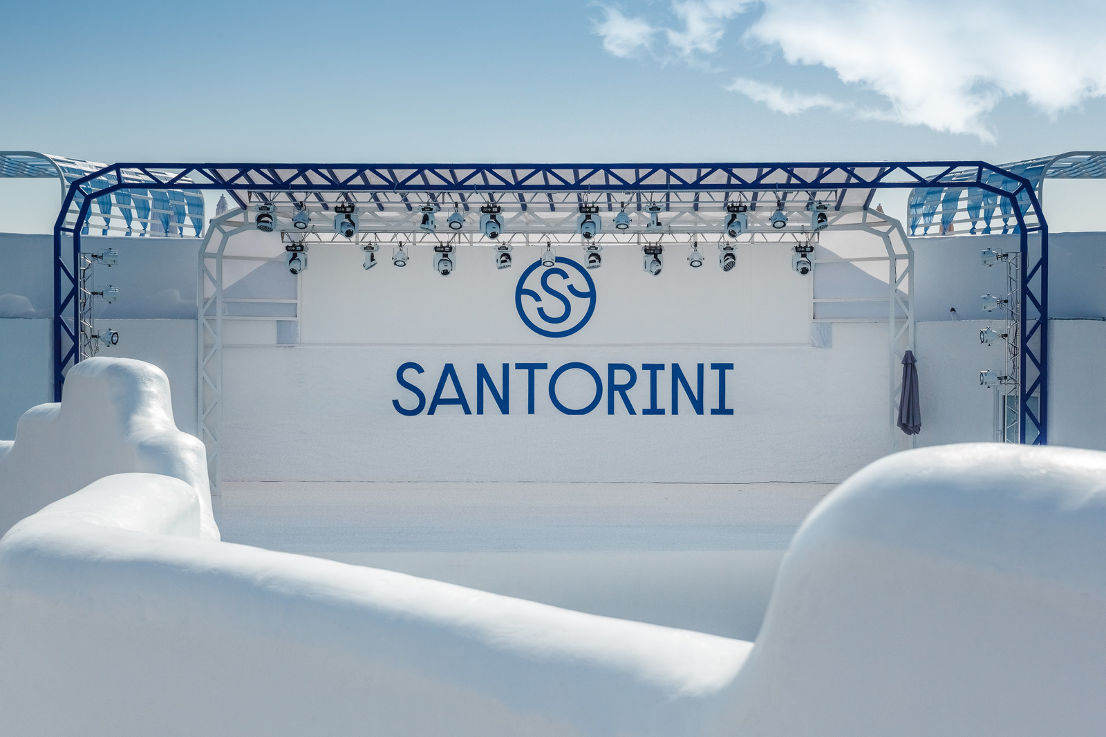 Летняя резиденция "SANTORINI"