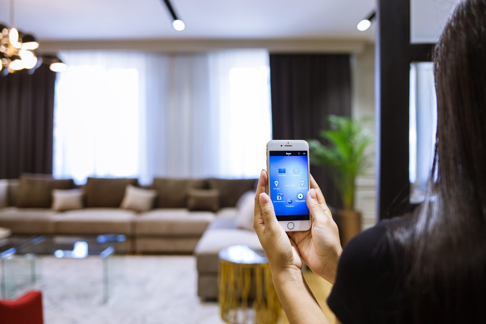 Шоу Рум в Ташкенте, CONTROL4 и выключатели Vitrum