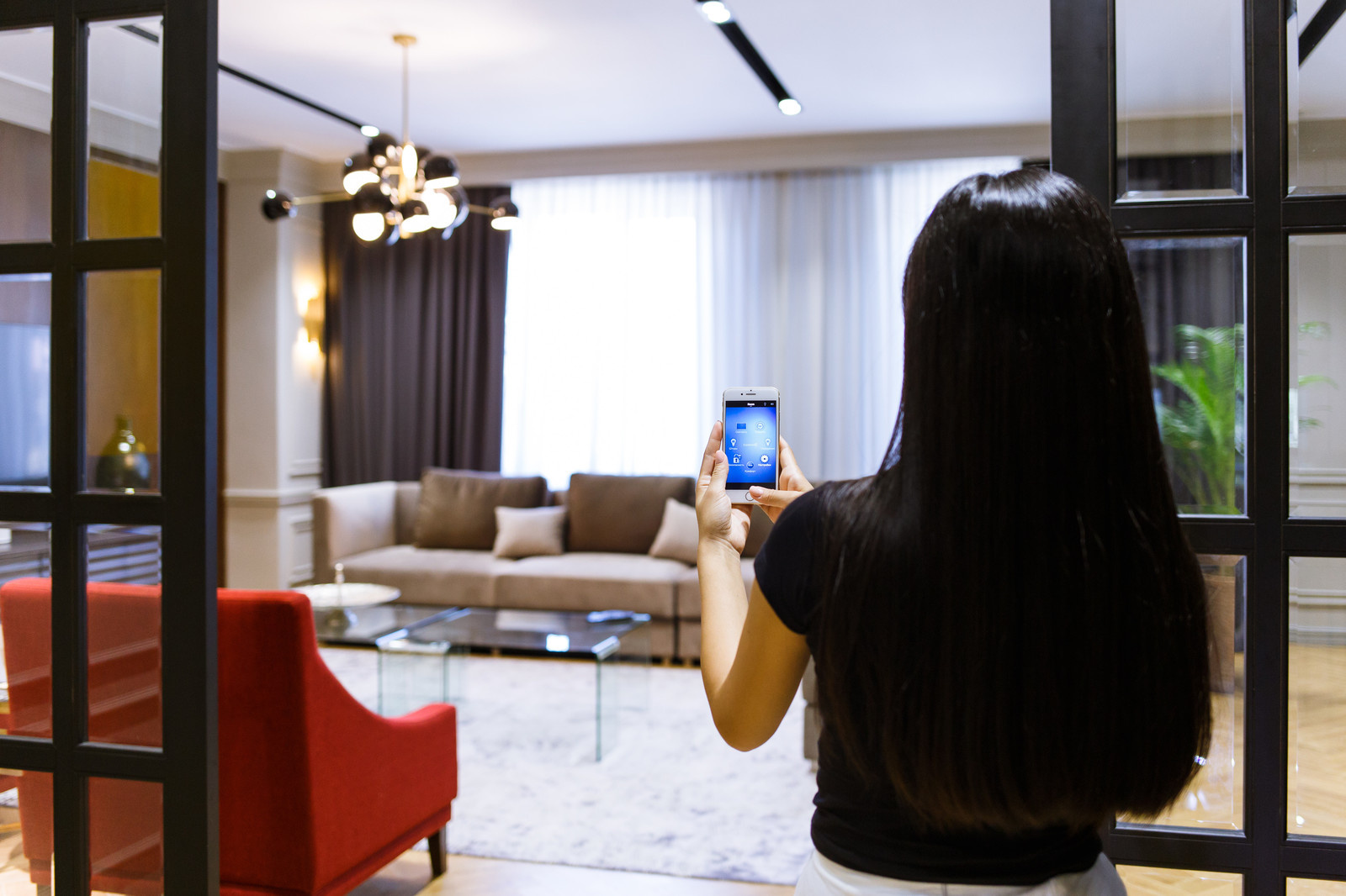 Шоу Рум в Ташкенте, CONTROL4 и выключатели Vitrum