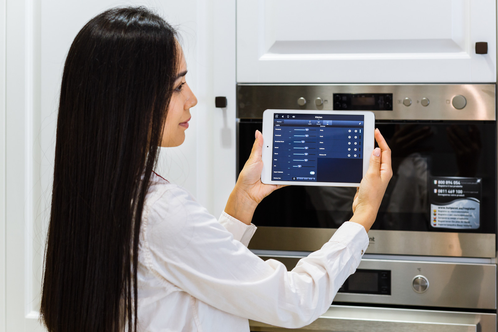 Шоу Рум в Ташкенте, CONTROL4 и выключатели Vitrum