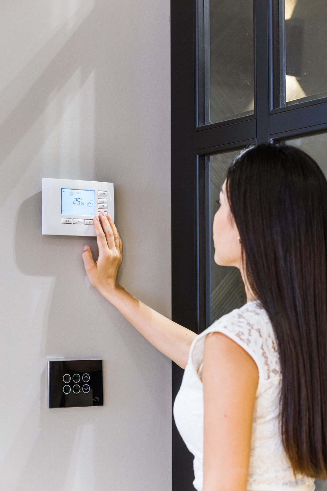 Шоу Рум в Ташкенте, CONTROL4 и выключатели Vitrum