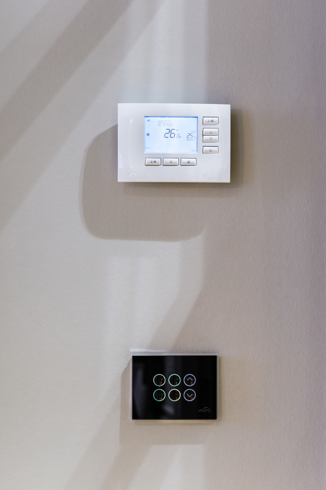 Обложка проекта: Шоу Рум в Ташкенте, CONTROL4 и выключатели Vitrum