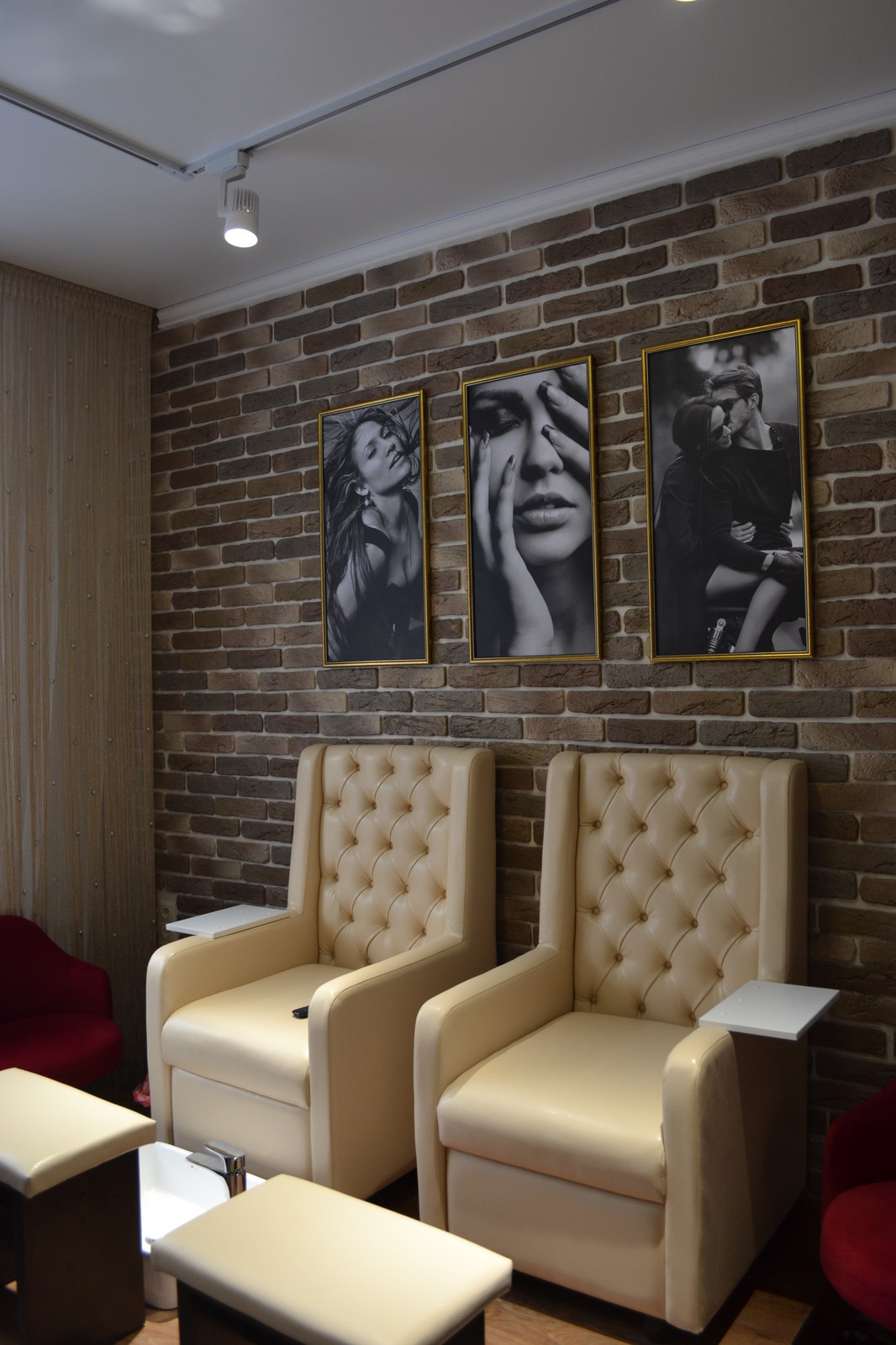 реализованный проект ногтевой студии "2х2"