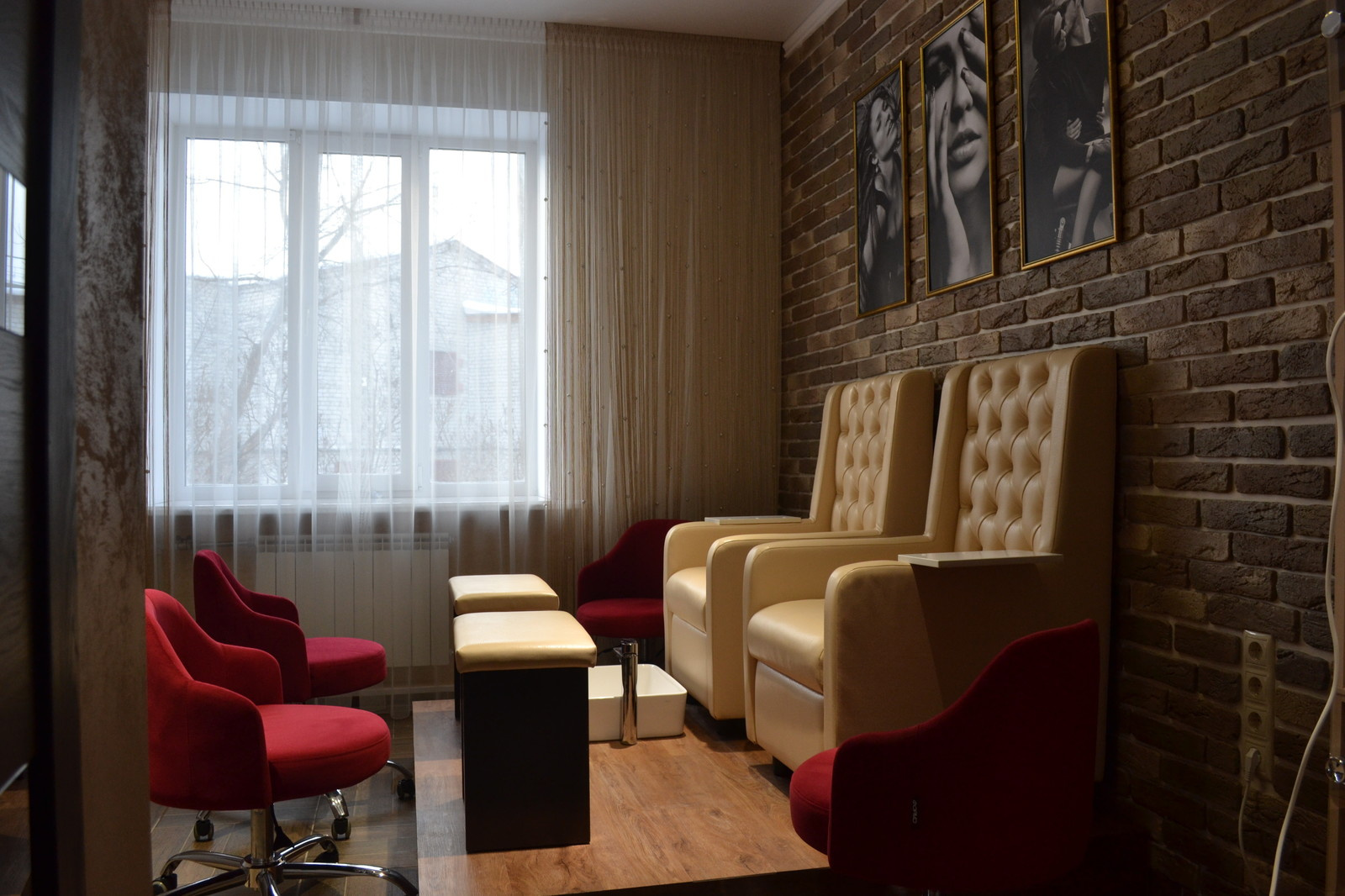 реализованный проект ногтевой студии "2х2"