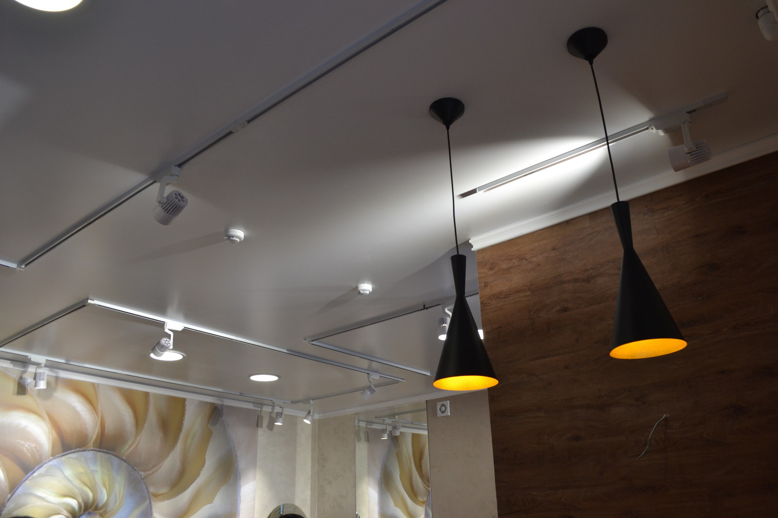 реализованный проект ногтевой студии "2х2"