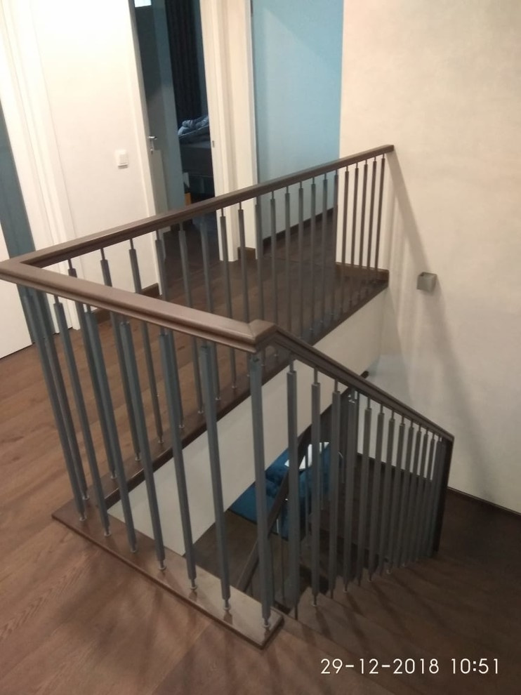 Облицовка лестницы в загородном доме