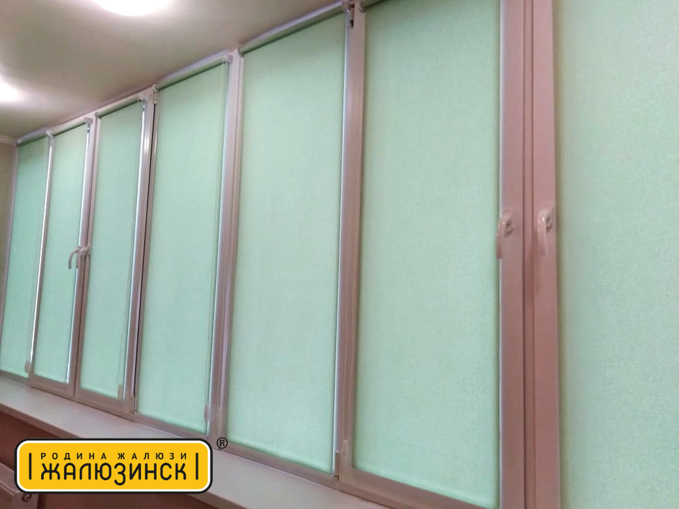 Жалюзи на балкон
