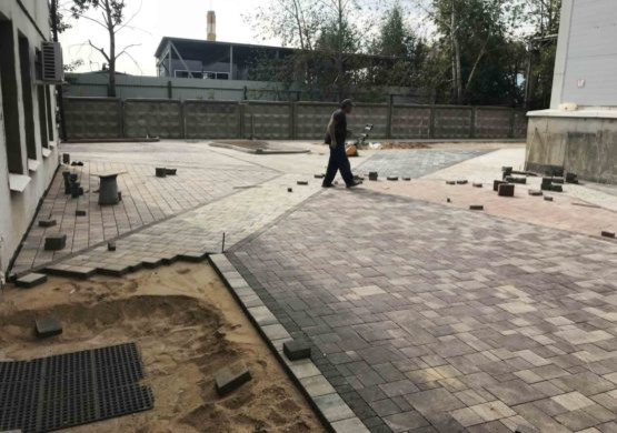 Укладка тротуарной плитки в Дмитровском районе. Лобня.