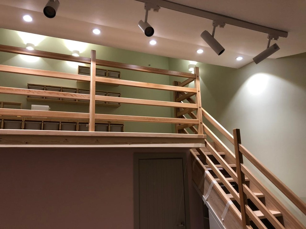 Деревянная  лестница