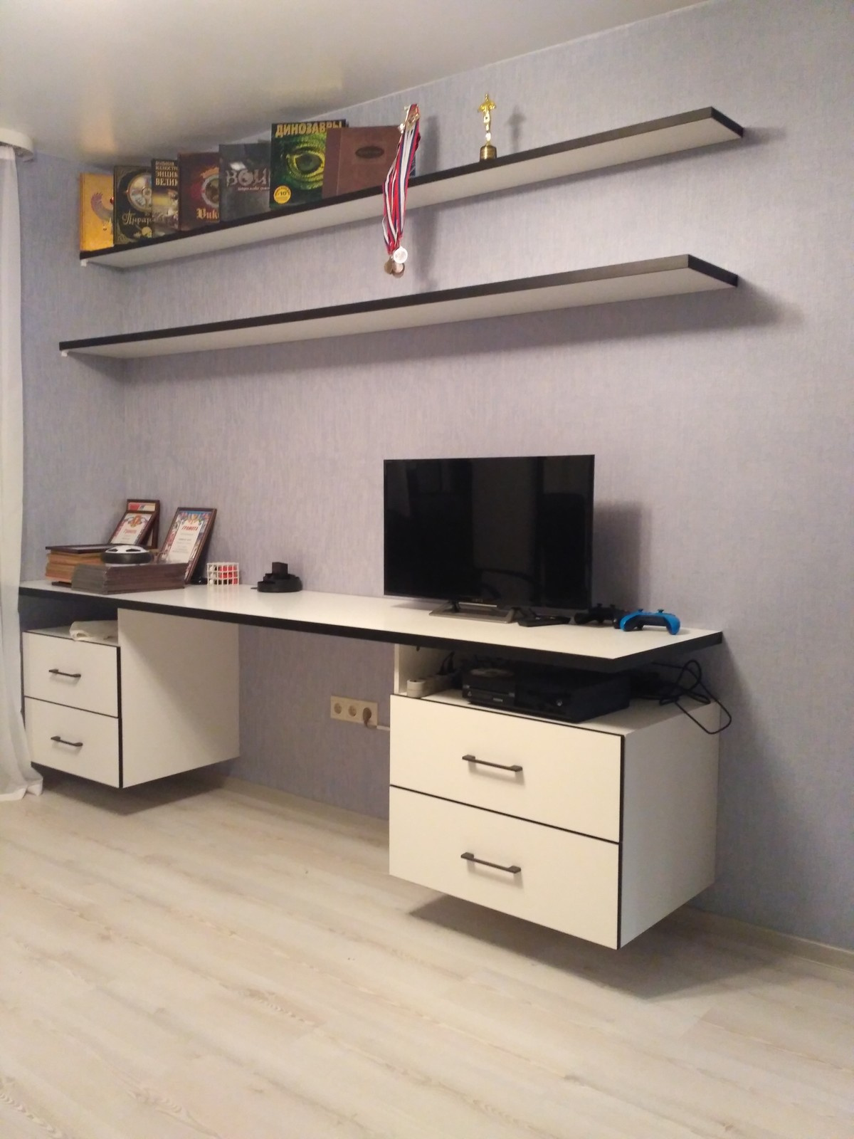 Обложка проекта: Рабочий стол для мальчика подростка