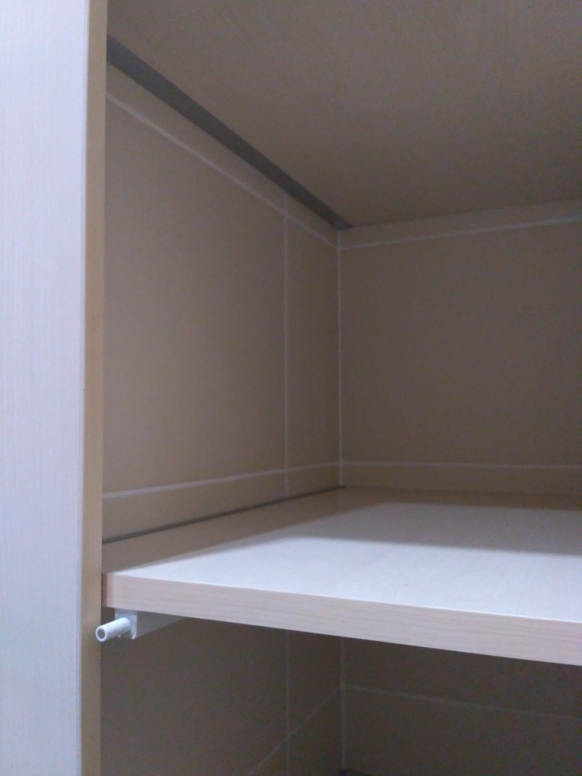 Обложка проекта: Шкаф в нише для хоз. инвентаря