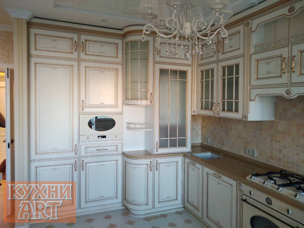 Кухня Афина Оро в квартире с газовым отоплением