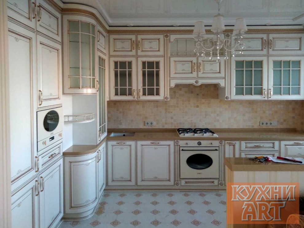 Обложка проекта: Кухня Афина Оро в квартире с газовым отоплением