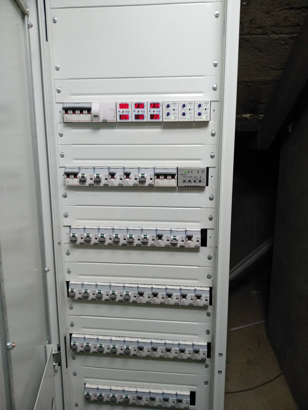 распределительный щит в коттедже