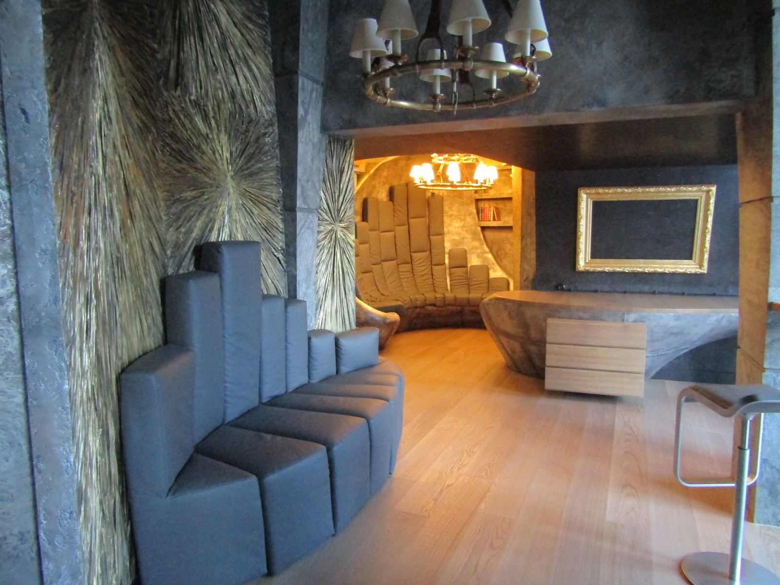 "Арт-Деко в Петербургском стиле"