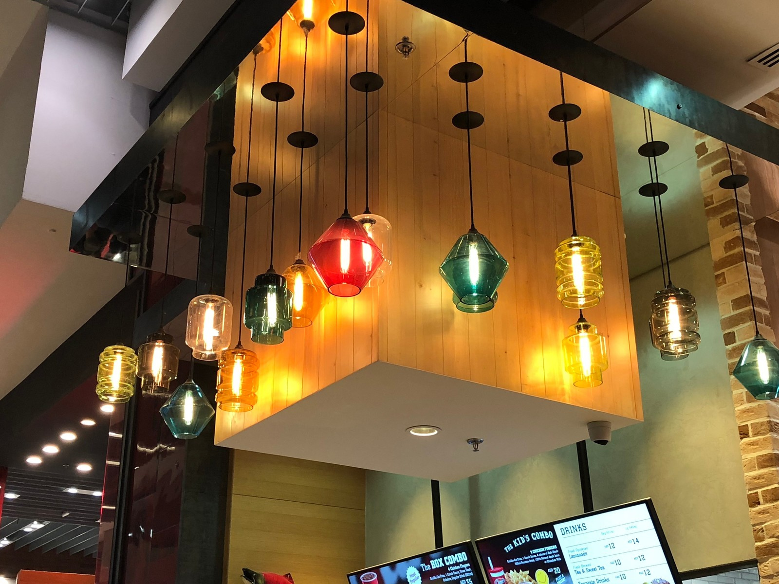 Raising Cane's Chicken Fingers в Дубае