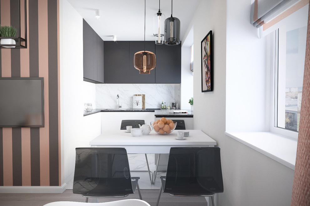 Акцент: полосатая стена