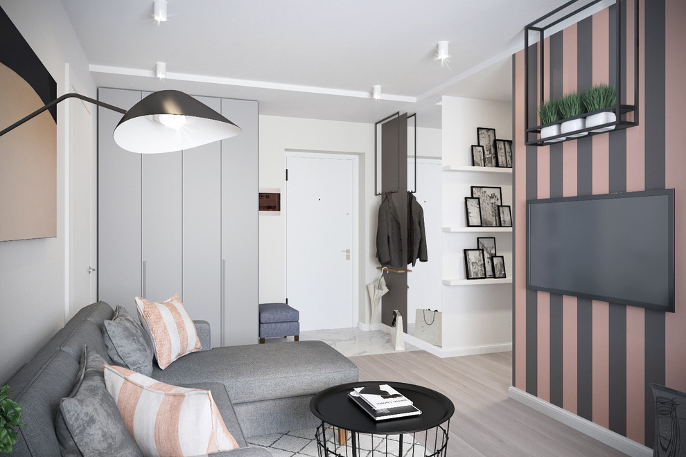 Акцент: полосатая стена