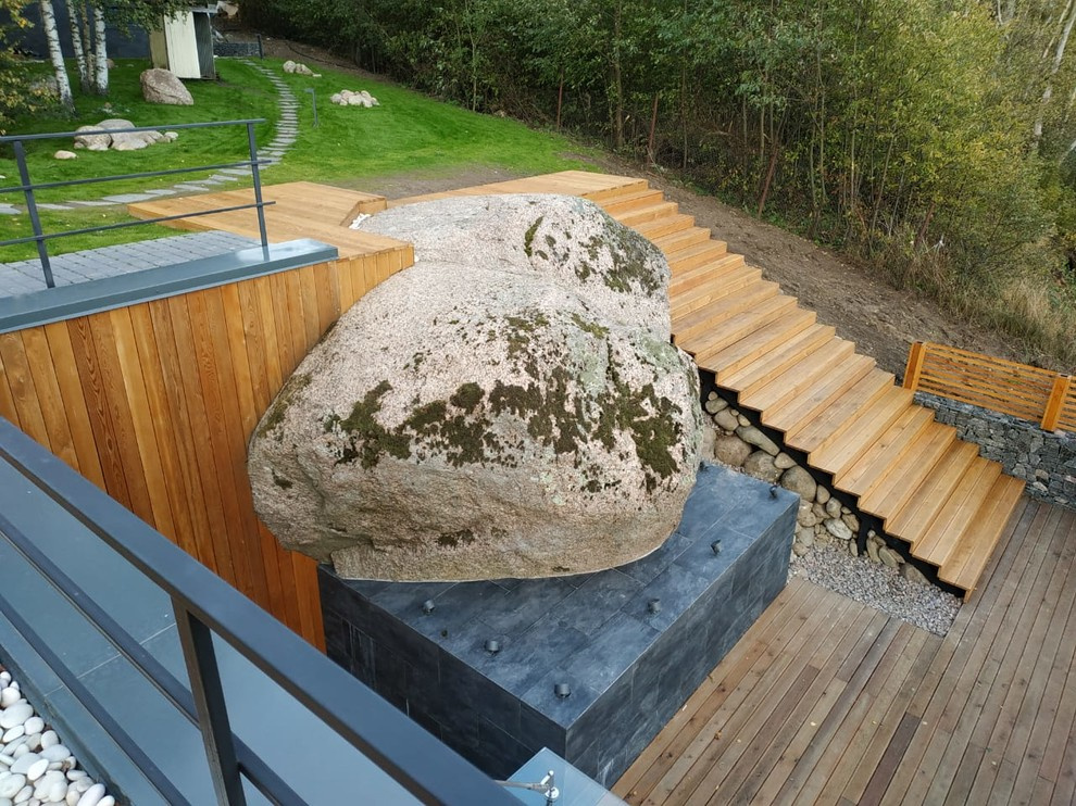 Дом на склоне