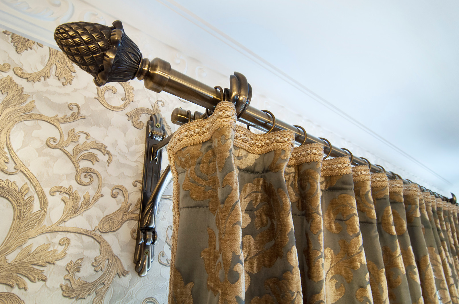 Шторы для маленького замка 2018