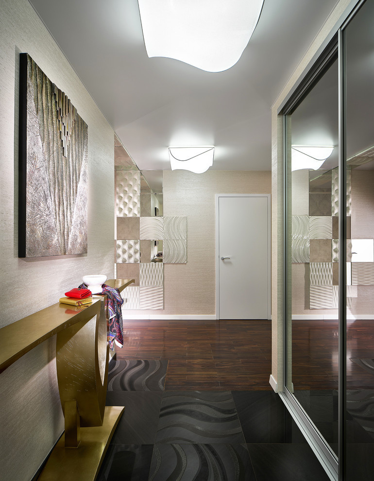 Квартира с восточными принтами на потолках