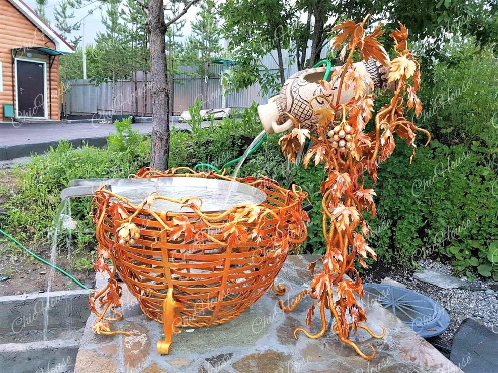 Обложка проекта: Кованая корзина-фонтан