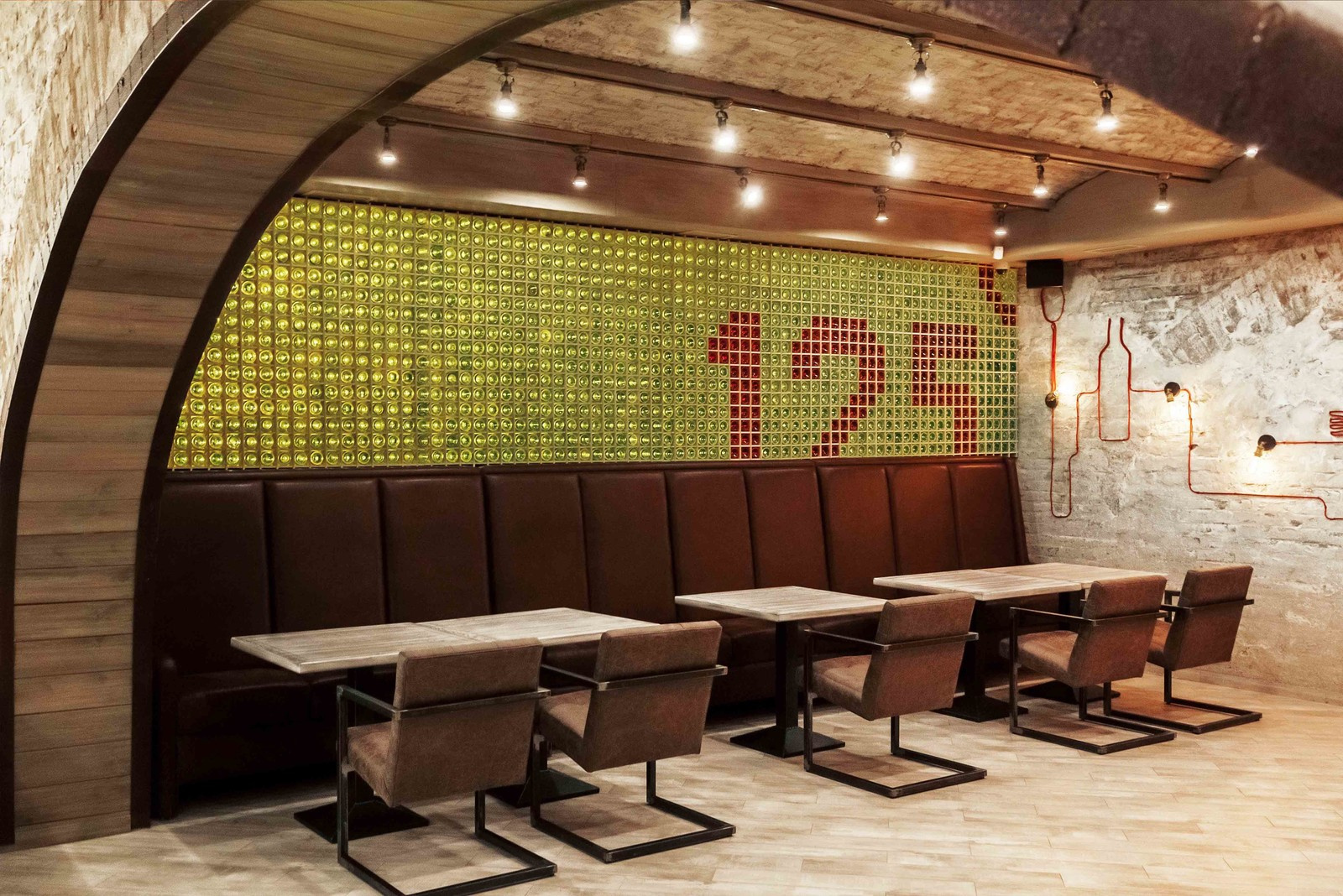 Обложка проекта: гастро паб BQ125