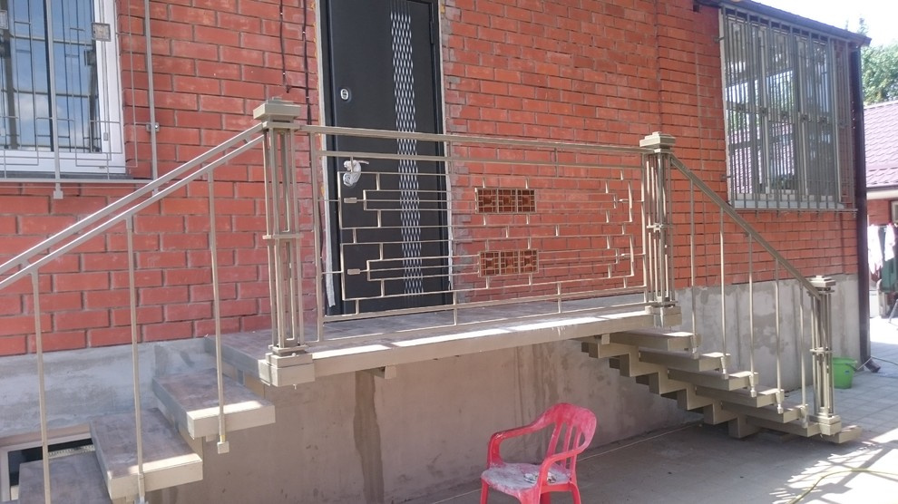 лестницы и навесы уличные частного дома