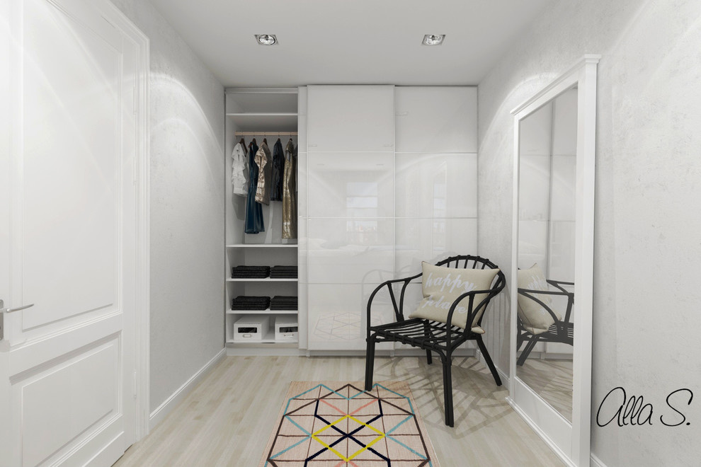 Спальня с кроватью на подиуме