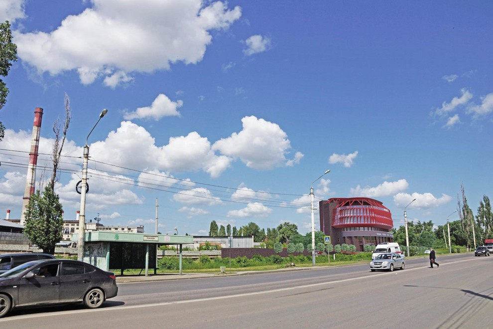 Жилой комплекс с нежилыми помещениями