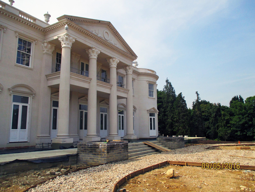 Частная вилла Chesham place
