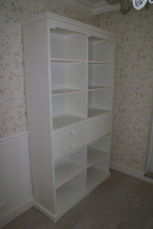 Обложка проекта: Шкаф в детскую комнату ( в эмали)