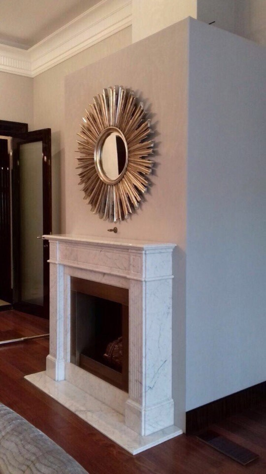 Классический камин из мрамора Bianco Carrara