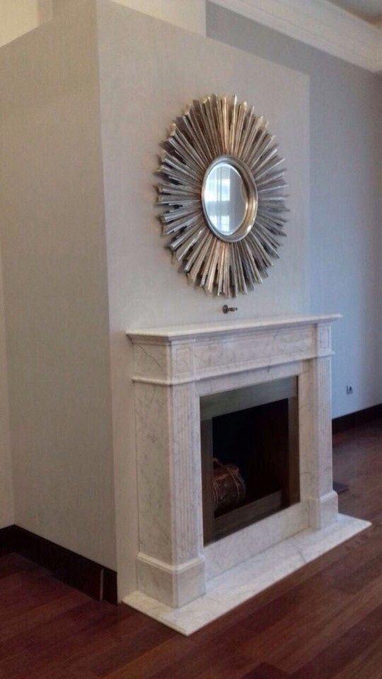 Классический камин из мрамора Bianco Carrara