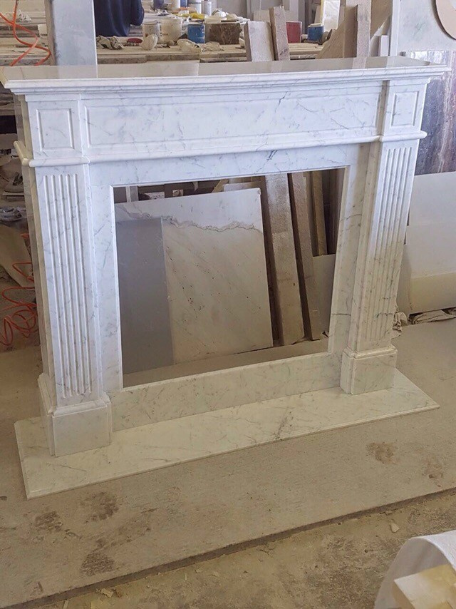 Классический камин из мрамора Bianco Carrara