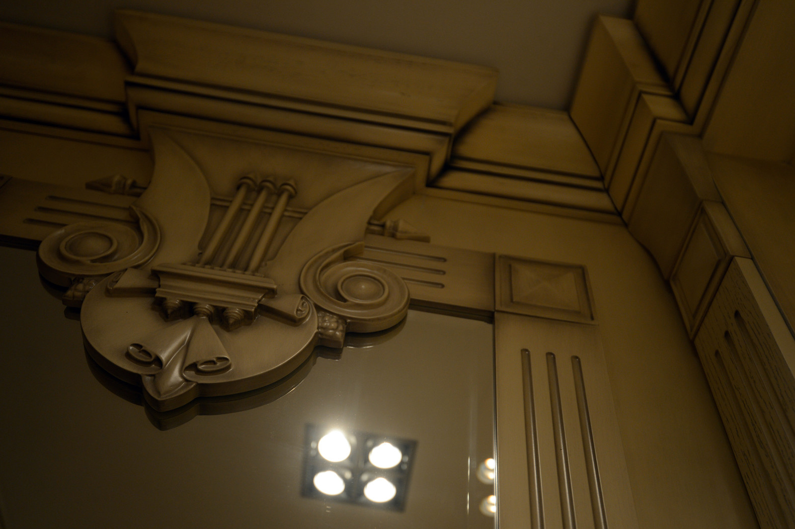 Гардеробная в мансардном помещении