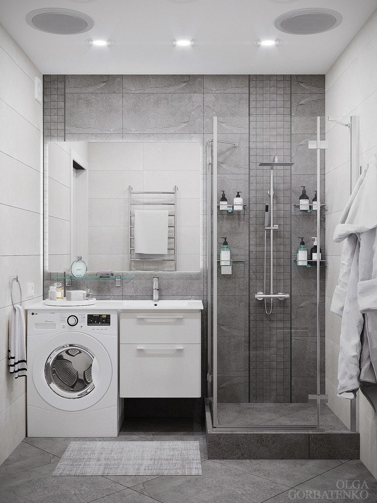 Прихожая и санузел в Мегаполис-Парке