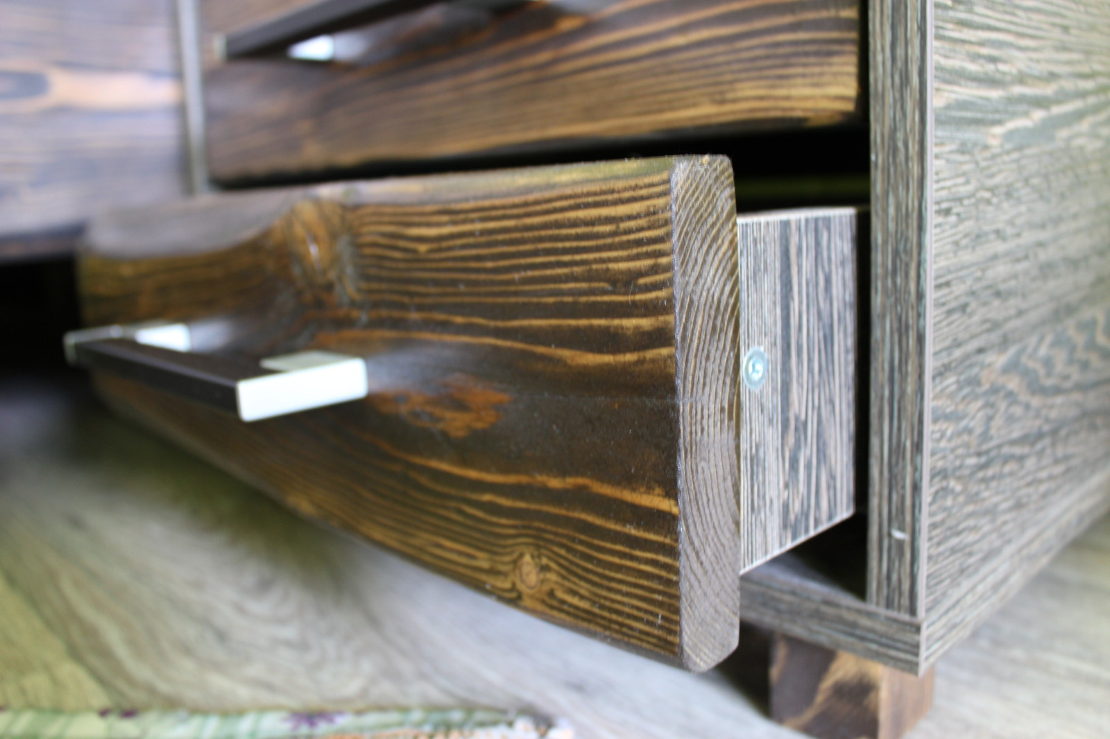 Мебель из дерева