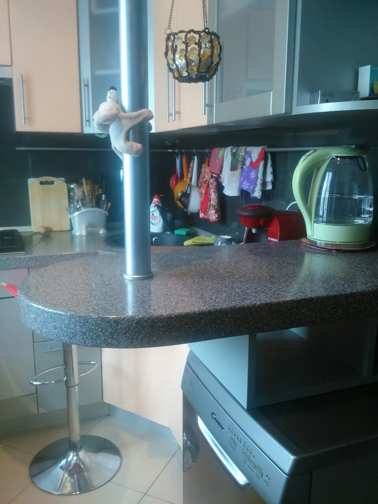 installation of the dishwasher in the mounted kitchen