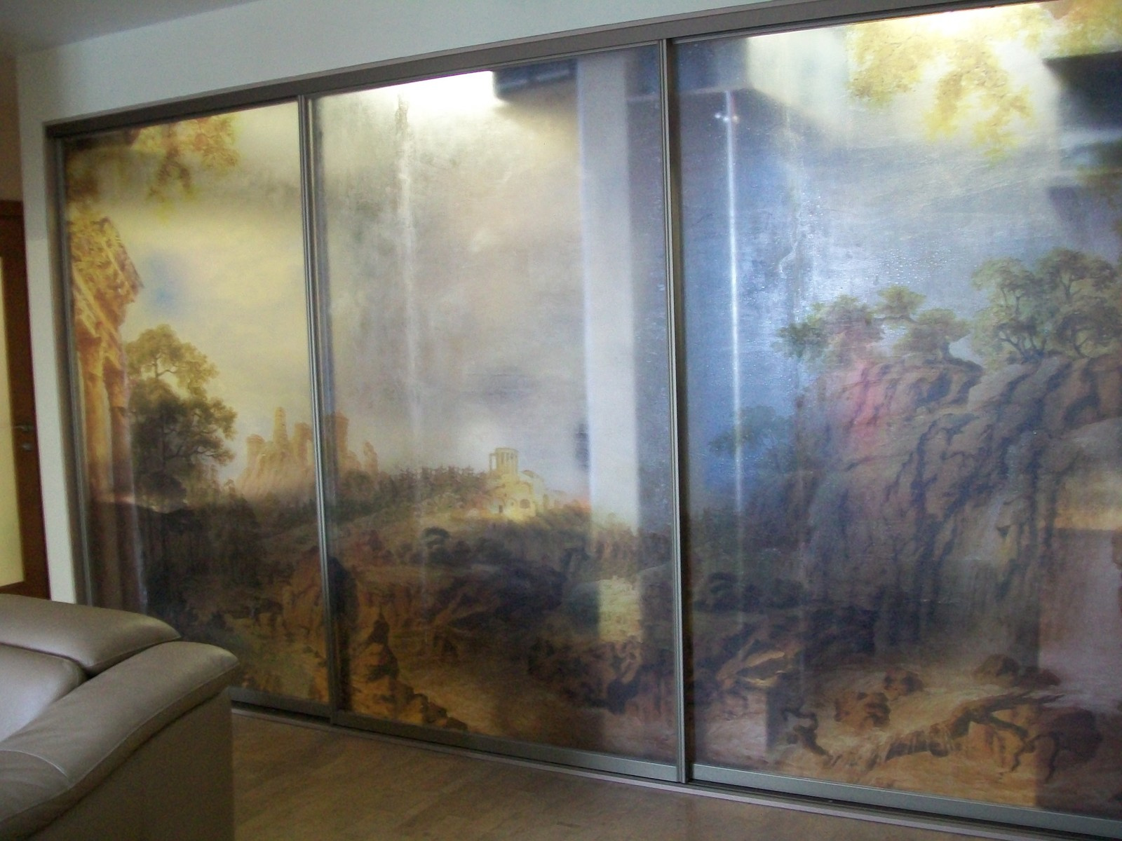 Обложка проекта: Полупрозрачная раздвижная перегородка