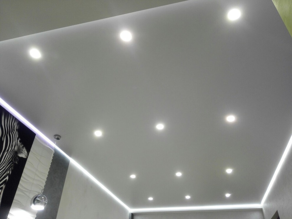 Обложка проекта: Парящий натяжной потолок в спальне